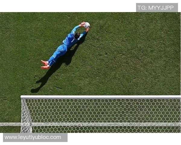 门将之争:索默单手扑救失误迈尼昂成功迷惑恰20引发热议 门将之争:索默单手扑救失误迈尼昂成功迷惑恰20引发热议