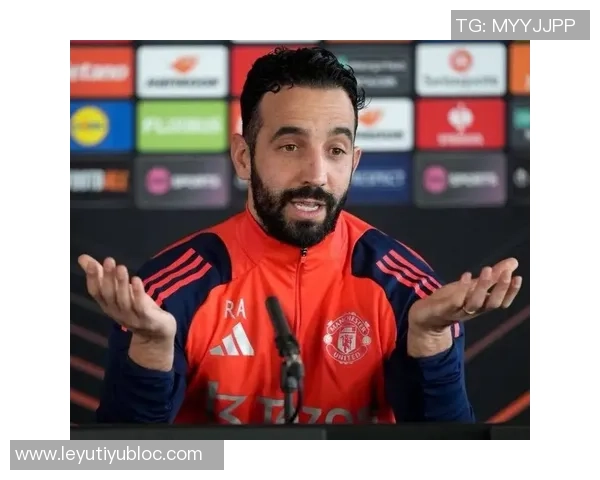 罗马诺透露阿莫林希望引进传统中锋曼联却偏爱其他类型球员