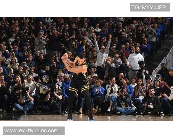 克莱崇拜的4号秀展现多面才华获库里认可非同寻常 克莱崇拜的4号秀展现多面才华获库里认可非同寻常